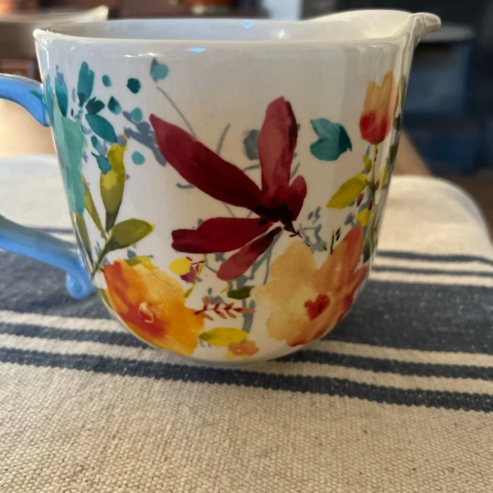 Pioneer Woman Willow 4 Cup / 1 Quart Measuring Pitcher Floral